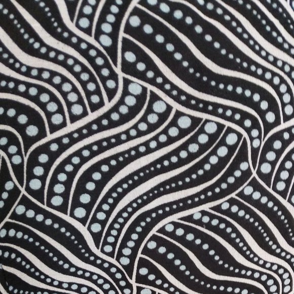 Studio M 100% silk skirt blue black cream geometric design flutter hem size M - Picture 4 of 7